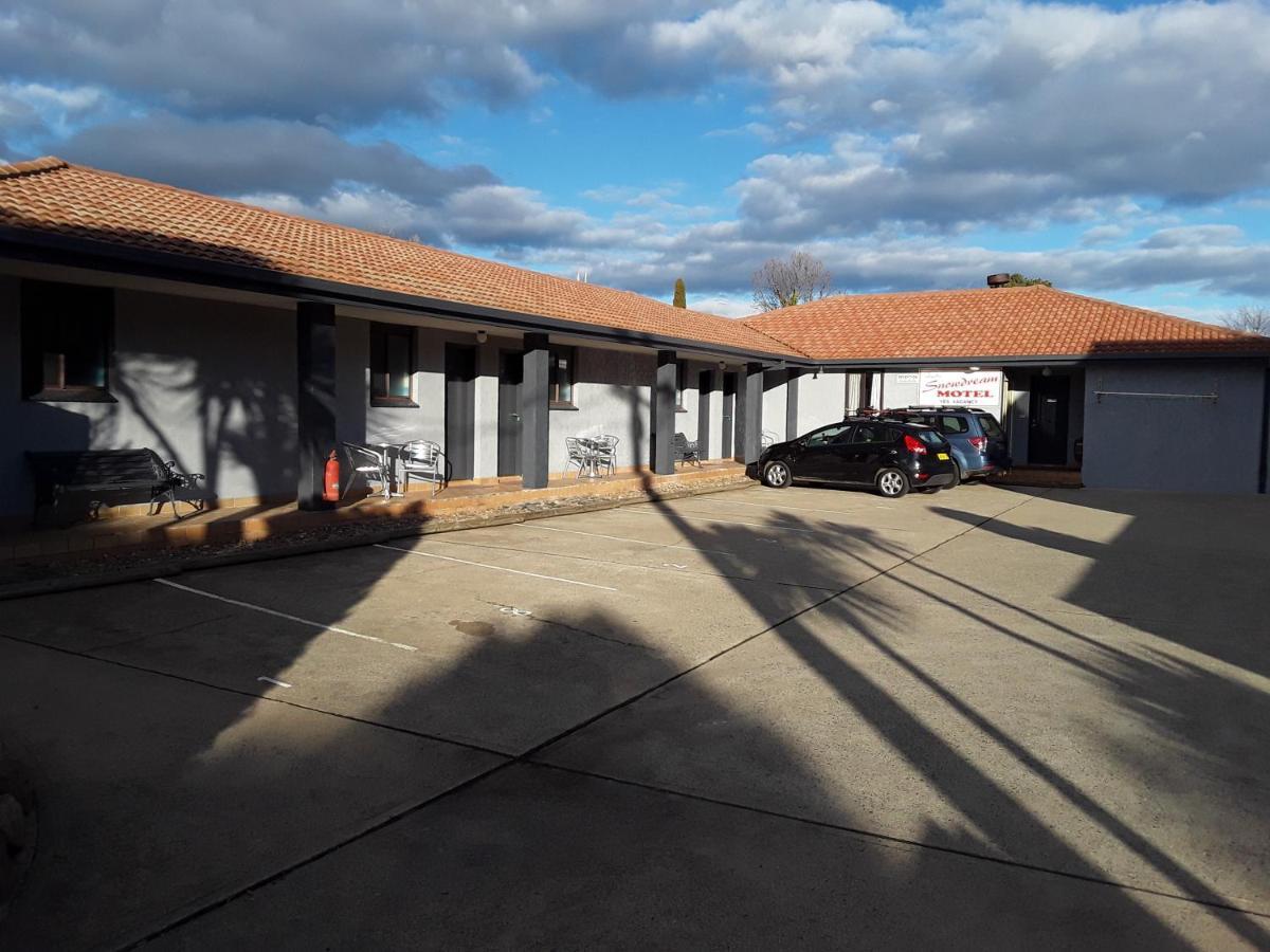 Snowdream Motel Berridale Bagian luar foto